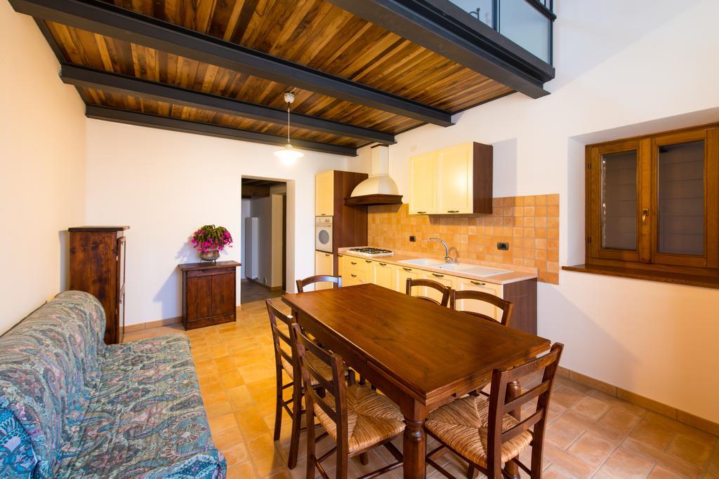 Casetta In Pietra Acqualagna Zimmer foto