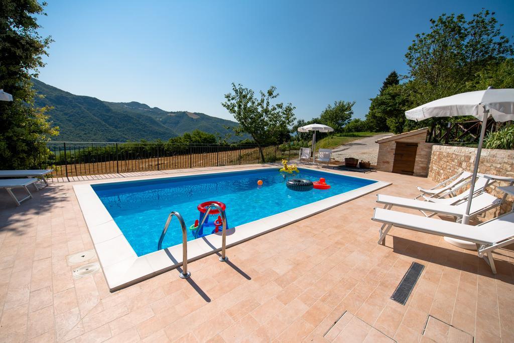 Casetta In Pietra Acqualagna Zimmer foto