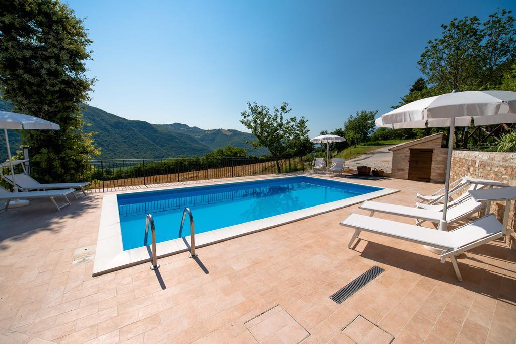 Casetta In Pietra Acqualagna Zimmer foto